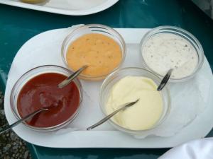 Basta non buttare via: come utilizzare gli avanzi maionese, senape, e di altri prodotti