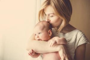 Sgabelli schiumose nei neonati allattati al seno e biberon