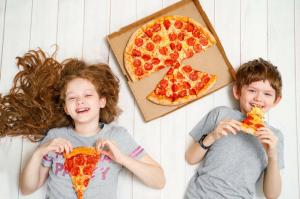 Il fast food contribuisce al sonno dei bambini