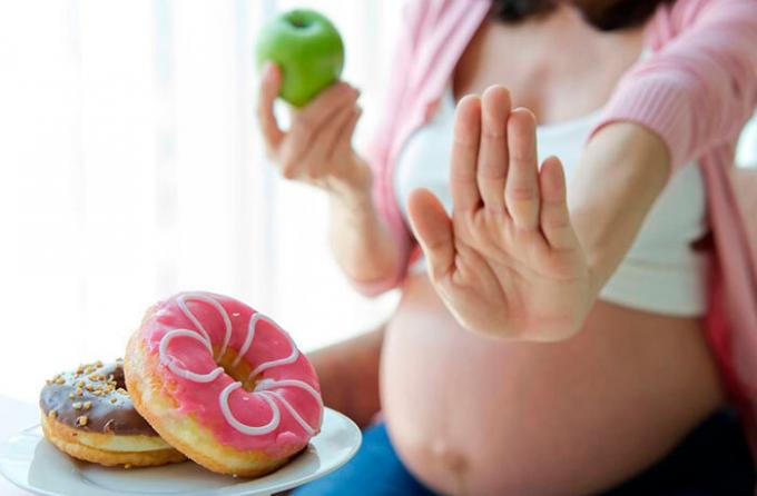 Fast food e alcol - non tutti i prodotti sui quali è quello di dare durante la gravidanza (fonte foto: shutterstosk.com)