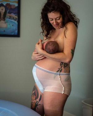 Le foto più oneste delle donne dopo il parto