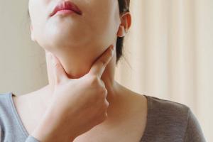 Come controllare la tiroide a casa: 4 semplici test