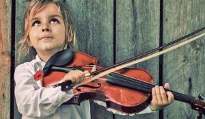 Come imparare a suonare uno strumento musicale influenza lo sviluppo del pensiero nei bambini