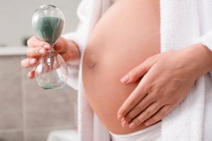 Parto dopo i quarant'anni: cosa devi sapere sulla gravidanza avanzata e come prepararti