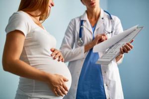 La proteina nelle urine durante la gravidanza: cause, trattamento e la prevenzione