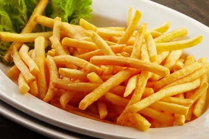 Patatine fritte innocue per bambini come da McDonald's: una ricetta passo dopo passo
