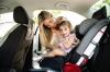 Driver affrontano un aumento dell'ammenda per il trasporto improprio dei bambini in auto