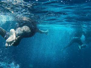 5 miti circa l'annegamento, che può costare una persona la loro vita