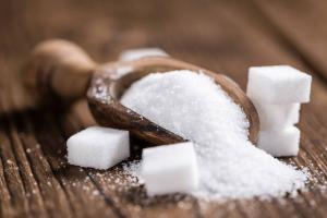 Zucchero ed i suoi analoghi: ciò che è meglio e quanto può essere un giorno senza danno per la salute