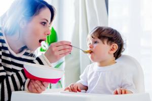 5 regole per nutrire ogni bambino