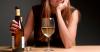 Caratteristiche, aspetti e fasi di alcolismo femminile contemporanea