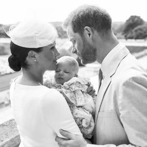 Meghan Markle e il principe Harry hanno mostrato una foto insolita del loro figlio Archie