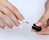 Prendersi cura di unghie artificiali - un paio di regole utili