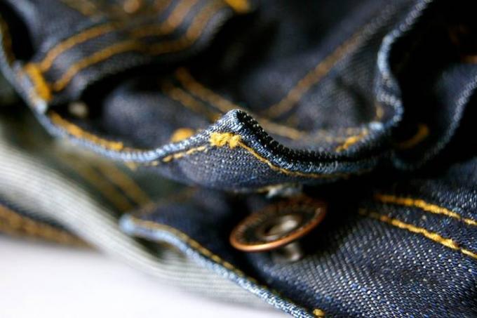 Alfabeto ricamatrice: come adattare jeans stretti su una figura