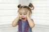 Il bambino sbatte la testa: cosa fare? Il consiglio del neurologo