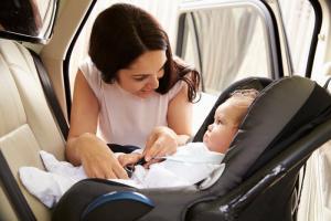 Come risparmiare soldi e comprare seggiolino auto di qualità per il vostro bambino?