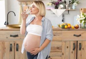 Tutto ciò che devi sapere sull'utero e sul liquido amniotico prima del parto
